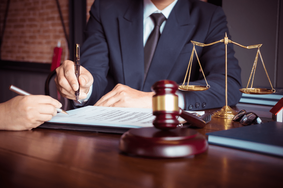 Corporate lawyers in Dubai